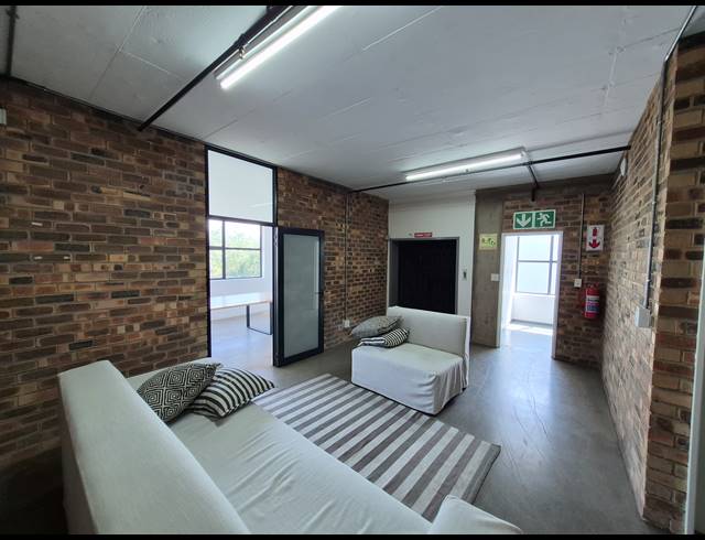 180M² OFFICE TO LET IN KRAMERVILLE